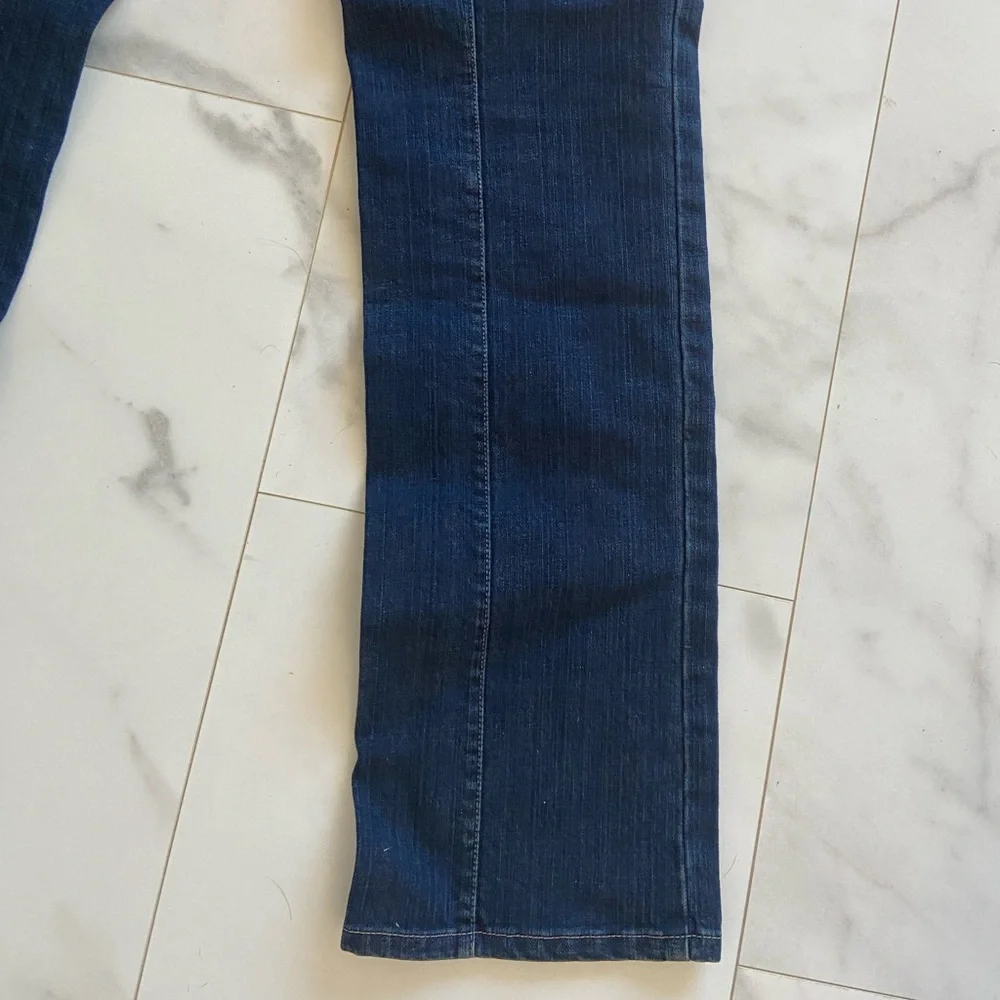 Tahari womens jeans size 6 dark wash denim closet staple straight leg - Picture 4 of 6